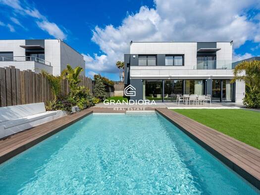 Einfamilienhaus zum Kauf 1.995.000 € 419 m² 700 m² Grundstück 4 Carrer del Surray Sant Andreu de Llavaneres 08392