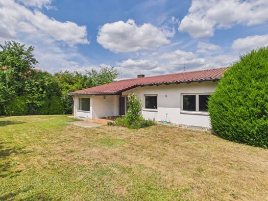 Bungalow zum Kauf 499.000 € 5 Zimmer 113,8 m² 762 m² Grundstück frei ab sofort Langenzenn Langenzenn 90579