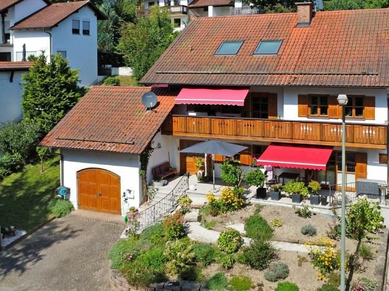 Einfamilienhaus zum Kauf 680.000 € 5 Zimmer 218 m²<br/>Wohnfläche 568 m²<br/>Grundstück Vilsbiburg Vilsbiburg 84137