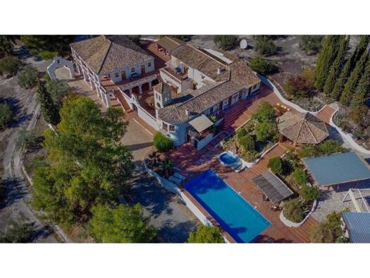 Chalet zum Kauf 950.000 € 14 Zimmer 749 m² 3.600 m² Grundstück Alcaudete 23684