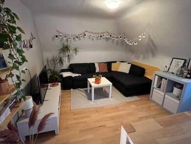 Wohnung zur Miete 240 € 1 Zimmer 25 m² Dachgeschoss frei ab 01.09.2025 Ravensburger Straße 32 Weingarten , Württ 88250