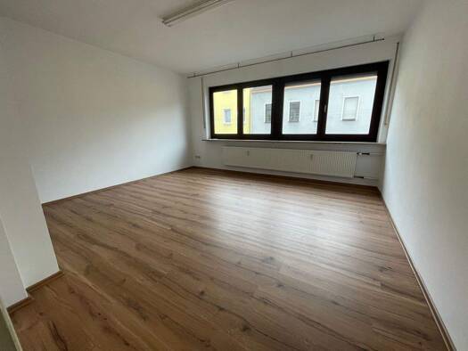 Wohnung zur Miete 450 € 2 Zimmer 50 m² 2. Geschoss frei ab sofort Glockenhof Nürnberg 90478
