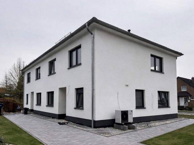 Doppelhaushälfte zum Kauf - Erstbezug provisionsfrei 399.000 € 5 Zimmer 138 m² 324 m² Grundstück frei ab 01.05.2026 Hermannsburg 29320