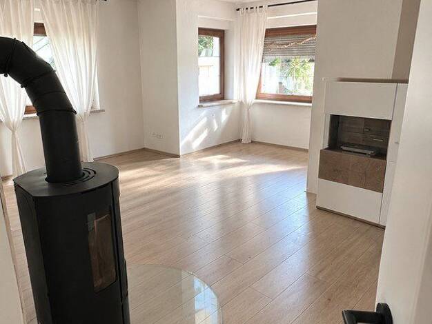Einfamilienhaus zum Kauf provisionsfrei 299.000 € 5 Zimmer 173 m² 709 m² Grundstück Lichtenstein Lichtenstein 09350
