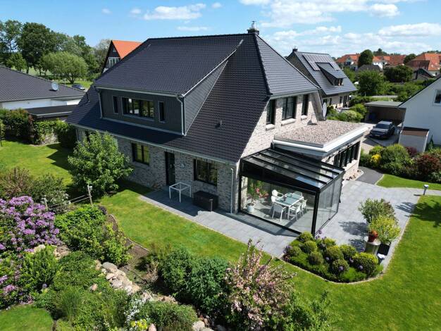 Haus zum Kauf 1.500.000 € 6 Zimmer 288 m² 1.183 m² Grundstück Elmenhorst Elmenhorst/Lichtenhagen 18107