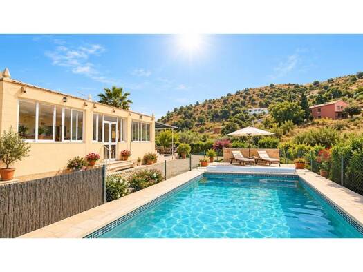 Villa zum Kauf 1.036.500 € 2 Zimmer 117 m² Estepona 29680