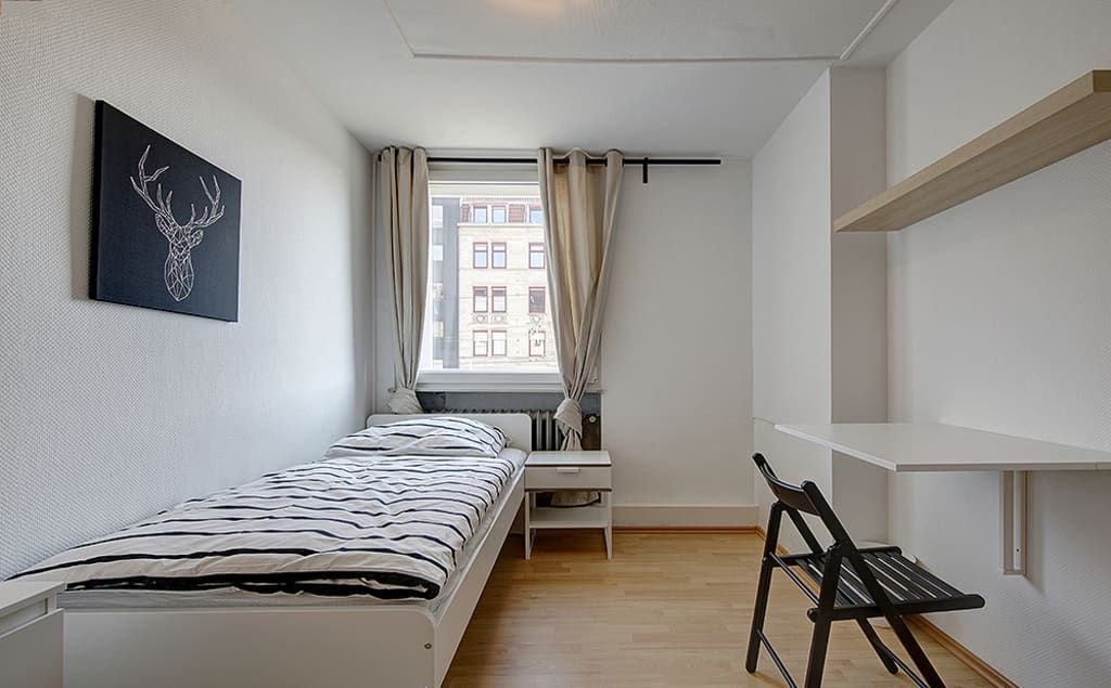 Wohnung zur Miete Wohnen auf Zeit 635 € 4 Zimmer 11 m²<br/>Wohnfläche 04.02.2025<br/>Verfügbarkeit König-Karl-Straße 84 Cannstatt - Mitte Stuttgart 70372