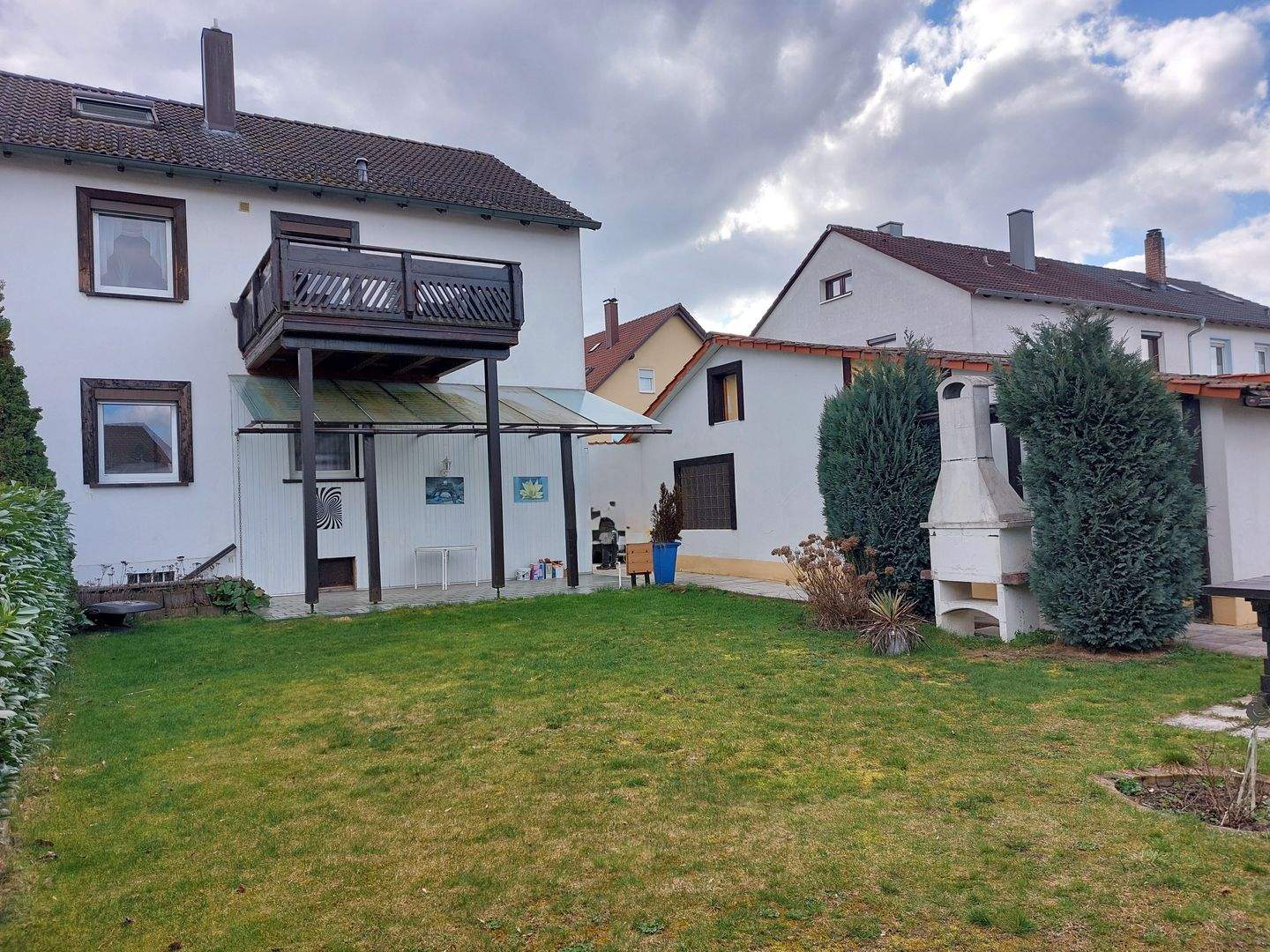 Immobilie in Röthenbach an der Pegnitz - Sehr gepfl. DHH mit Garage und Garten mit Nebenraum *** Nähe S-Bahnhalt: Steinberg  - Bild 3