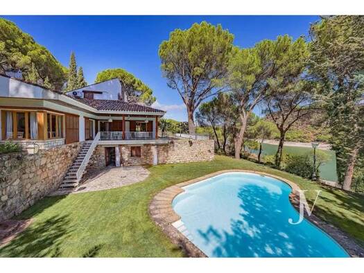 Chalet zum Kauf 1.900.000 € 7 Zimmer 350 m² 2.290 m² Grundstück San Martín de Valdeiglesias 28680