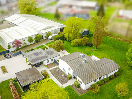 Haus zum Kauf 8 Zimmer 340 m² 11.258 m² Grundstück Otterndorf Otterndorf 21762