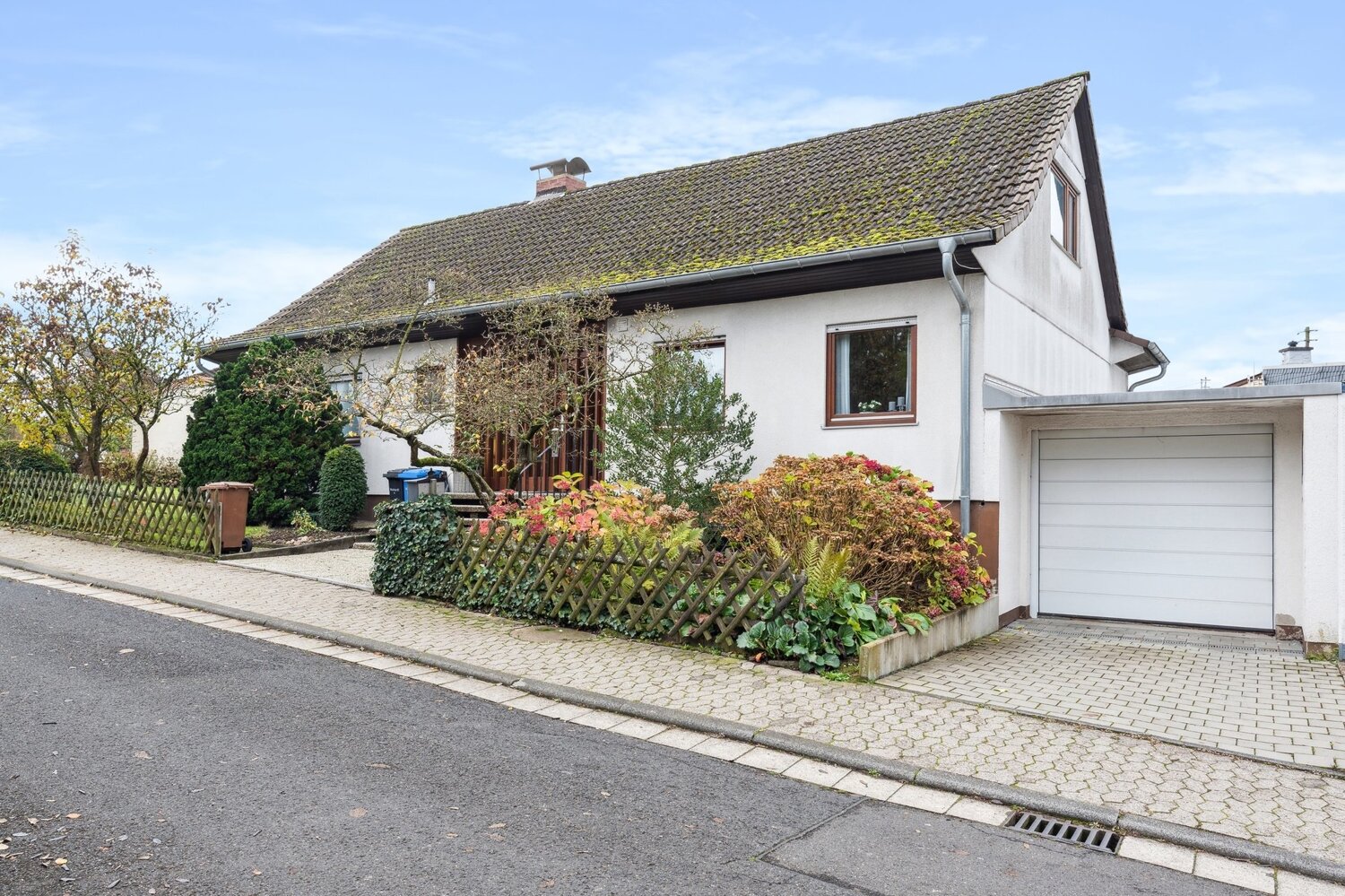 Einfamilienhaus zum Kauf 649.000 € 5 Zimmer 169,8 m²<br/>Wohnfläche 540 m²<br/>Grundstück Langenhain Hofheim am Taunus 65719