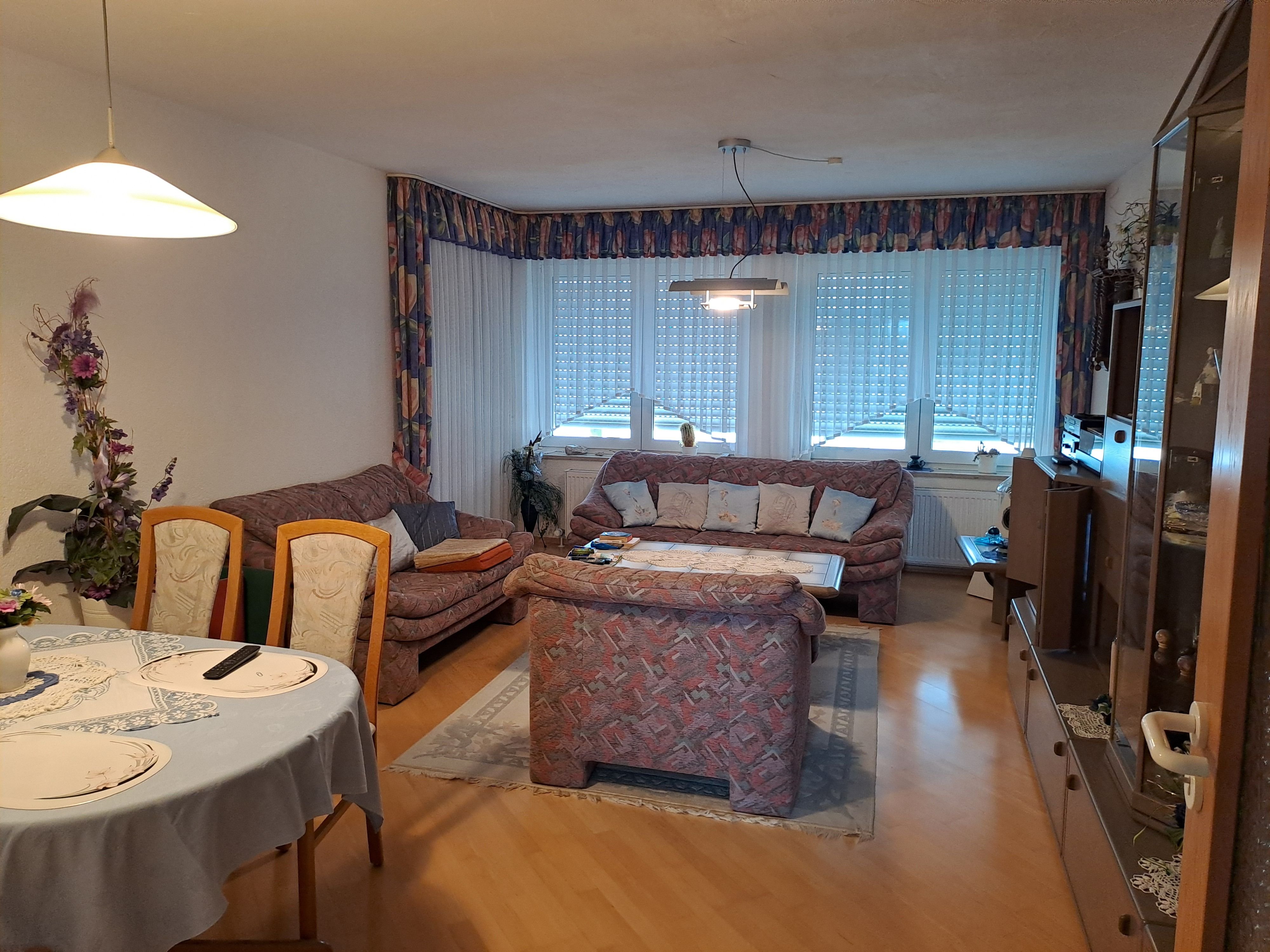 Wohnung zur Miete 1.035 € 4 Zimmer 90 m²<br/>Wohnfläche EG<br/>Geschoss Adelsdorf Adelsdorf 91325