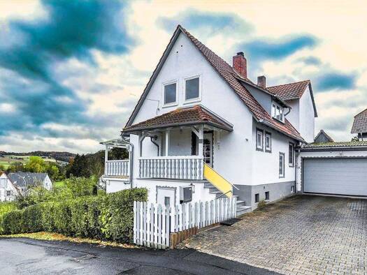 Einfamilienhaus zum Kauf 240.000 € 9 Zimmer 158 m² 1.389 m² Grundstück Röllshausen Schrecksbach 34637