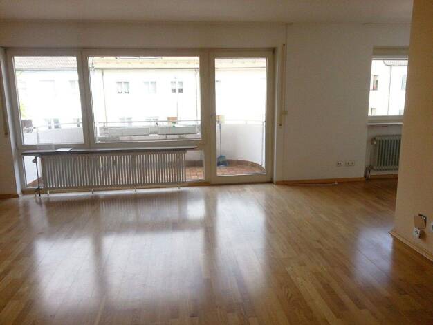 Wohnung zur Miete 975 € 3 Zimmer 92 m² 1. Geschoss frei ab 01.05.2026 Zerzabelshof Nürnberg 90480