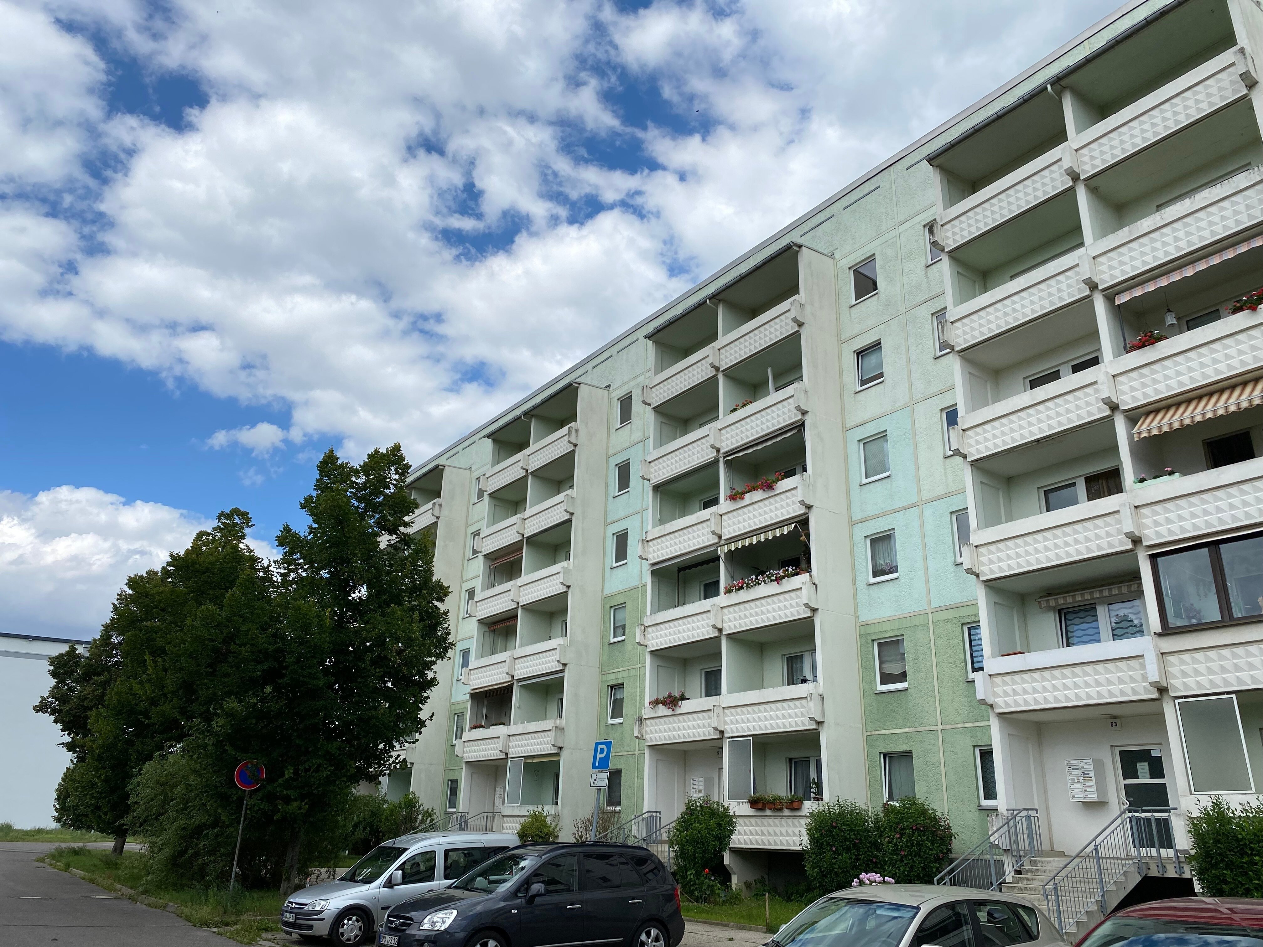 Wohnung zur Miete 268 € 2 Zimmer 53,7 m²<br/>Wohnfläche 1.<br/>Geschoss ab sofort<br/>Verfügbarkeit Raupenhainer Straße 47 Borna Borna 04552