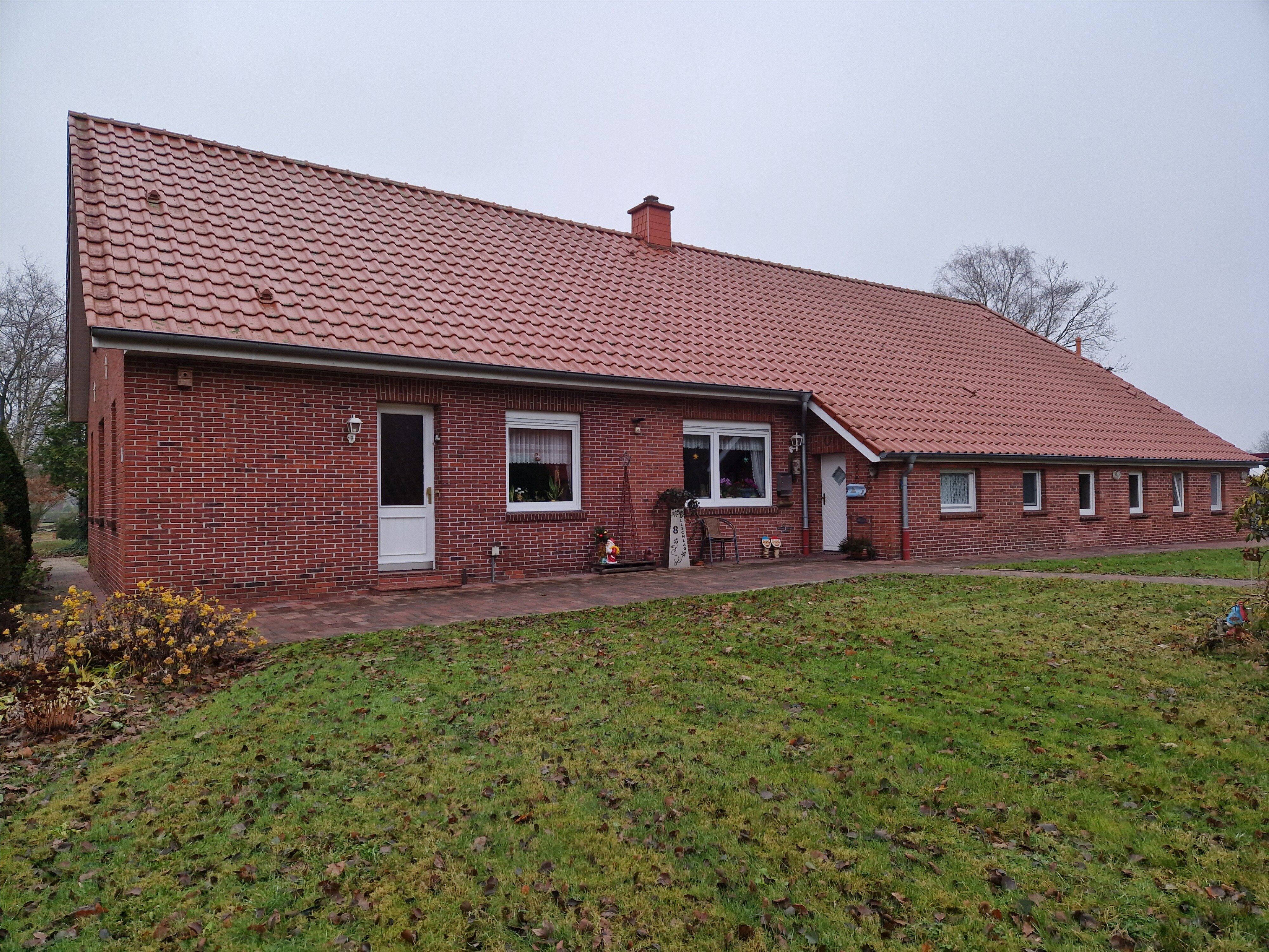 Haus zum Kauf 378.000 € 9 Zimmer 253 m²<br/>Wohnfläche 3.864 m²<br/>Grundstück Ramsloh-Raake Saterland 26683