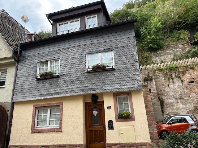 Einfamilienhaus zur Miete 950 € 5 Zimmer 120 m²<br/>Wohnfläche 188 m²<br/>Grundstück ab sofort<br/>Verfügbarkeit Miltenberg Miltenberg 63897