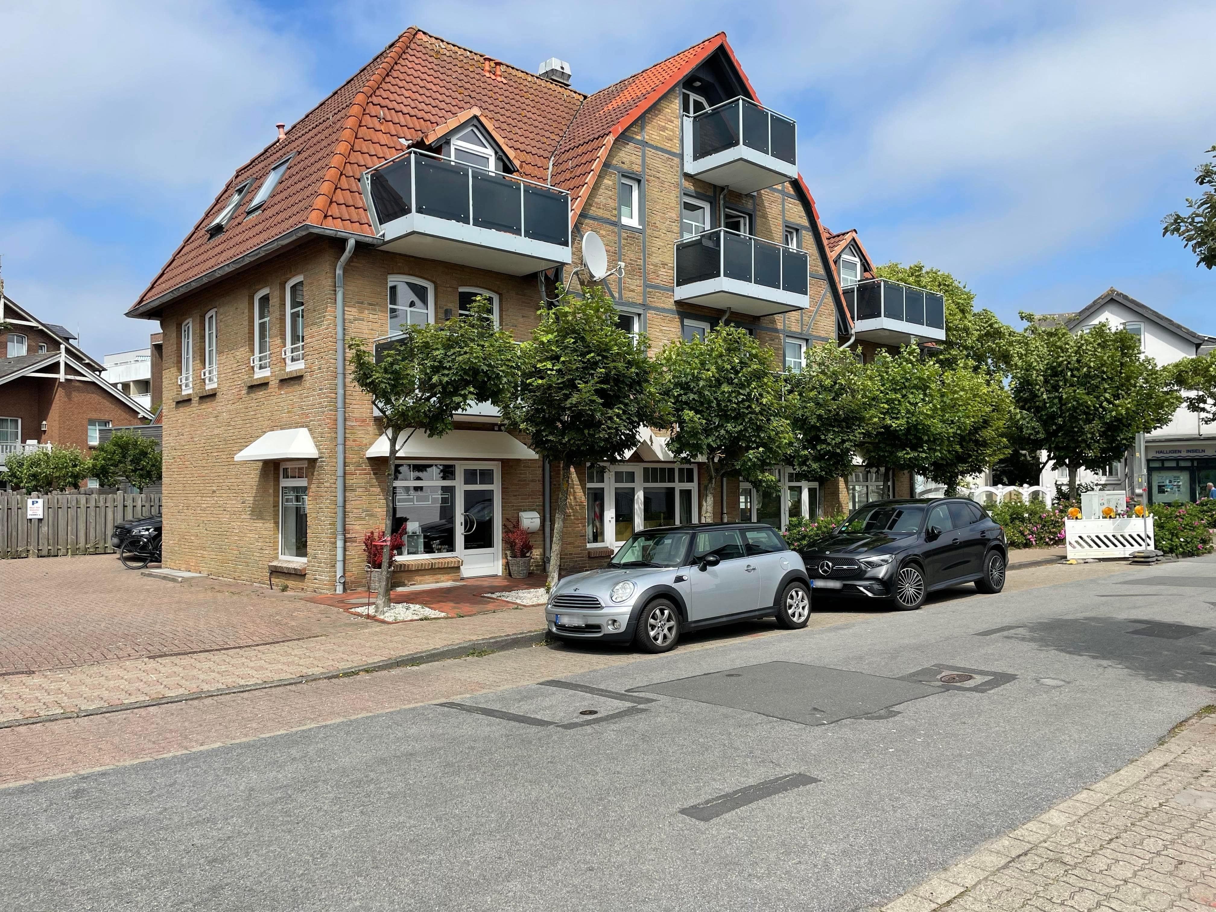 Mehrfamilienhaus zum Kauf 14 Zimmer 270 m²<br/>Wohnfläche 528 m²<br/>Grundstück Westerland Sylt 25980