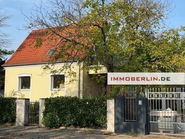 Einfamilienhaus zum Kauf 482.000 € 3 Zimmer 107 m²<br/>Wohnfläche 772 m²<br/>Grundstück Staaken Berlin 13591