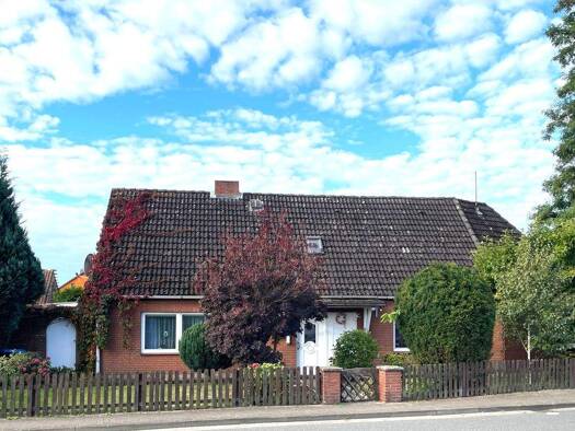 Einfamilienhaus zum Kauf 299.000 € 8 Zimmer 278 m² 769 m² Grundstück Bienenbüttel 29553