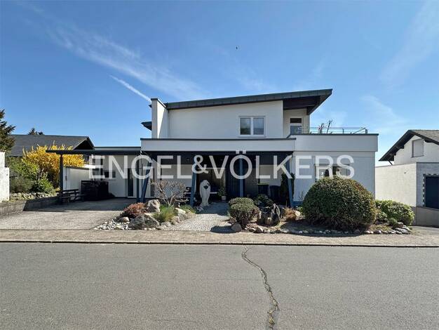 Haus zum Kauf 565.000 € 8 Zimmer 338 m² 908 m² Grundstück Bell 56745