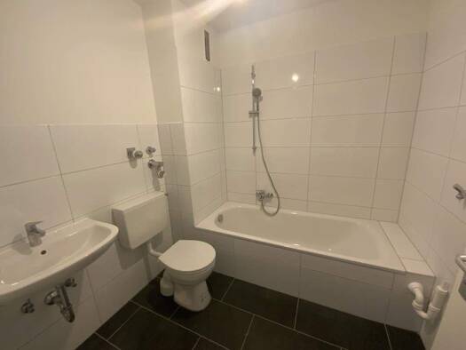 Wohnung zur Miete 559 € 3 Zimmer 79,8 m² 3. Geschoss frei ab 15.12.2025 Dürkheimer Straße 1A Innenstadt Worms 67549