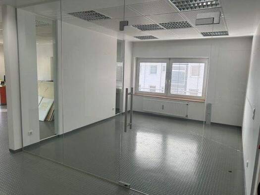 Büro zur Miete 600 € 2 Zimmer 60 m² Bürofläche Deggendorf 94469
