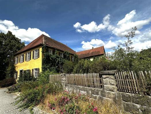 Herrenhaus zum Kauf als Kapitalanlage geeignet 529.000 € 10 Zimmer 300 m² 3.100 m² Grundstück Ipsheim Ipsheim 91472