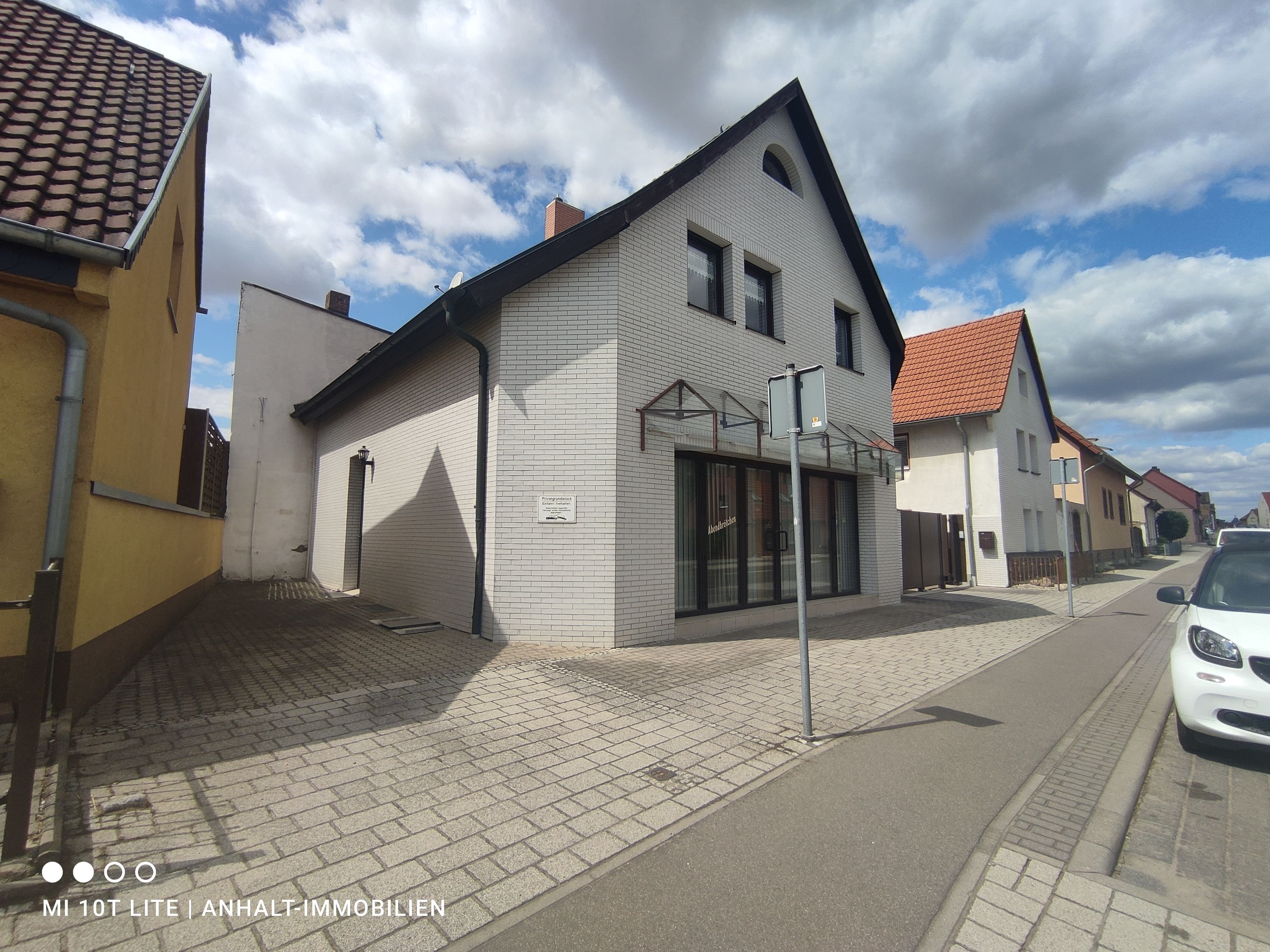 Einfamilienhaus zum Kauf provisionsfrei 480.000 € 11 Zimmer 197 m²<br/>Wohnfläche 2.800 m²<br/>Grundstück Alte Leipziger Straße 14 Bobbau Bitterfeld-Wolfen 06766