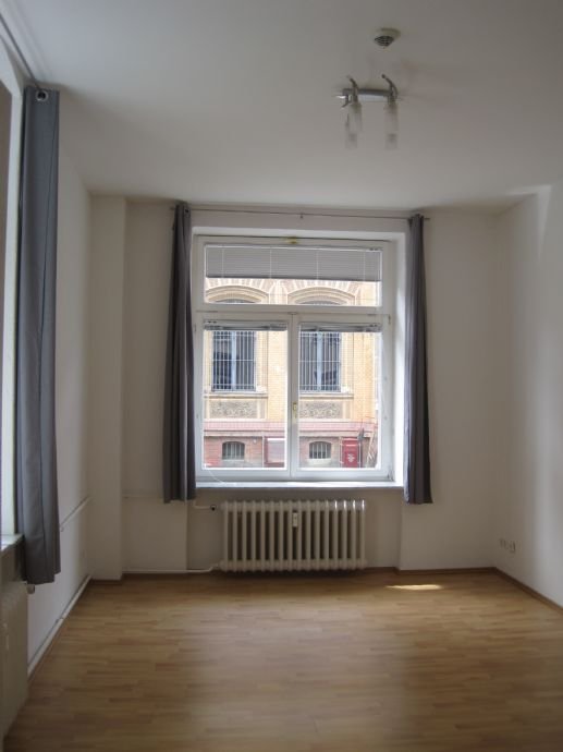 WG-Zimmer zur Miete 195 € 20,7 m²<br/>Wohnfläche EG<br/>Geschoss ab sofort<br/>Verfügbarkeit An der Waisenhausmauer 11 Nördliche Innenstadt Halle (Saale) 06108