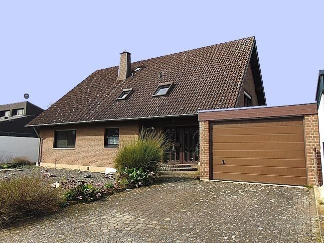 Mehrfamilienhaus zum Kauf als Kapitalanlage geeignet 445.000 € 7 Zimmer 225 m²<br/>Wohnfläche 1.079 m²<br/>Grundstück An der Gärtnerei 4 Poll Nörvenich 52388