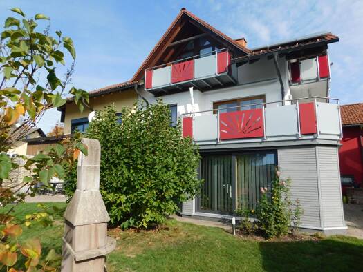 Doppelhaushälfte zum Kauf provisionsfrei 470.000 € 7,5 Zimmer 177 m² 454 m² Grundstück frei ab 01.04.2027 Bonndorf Bonndorf im Schwarzwald 79848