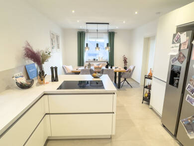 Einfamilienhaus zum Kauf 239.000 € 9 Zimmer 210 m² 640 m² Grundstück frei ab 01.08.2025 Weidhausen Weidhausen bei Coburg 96279