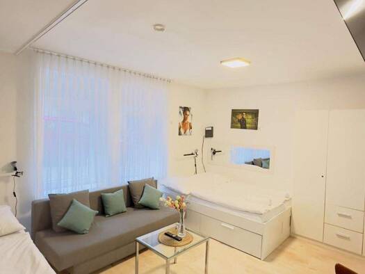 Studio zur Miete Wohnen auf Zeit 1.060 € 1 Zimmer 30 m² frei ab 08.05.2026 Mittelstr. 0 Süd Stuttgart 70180