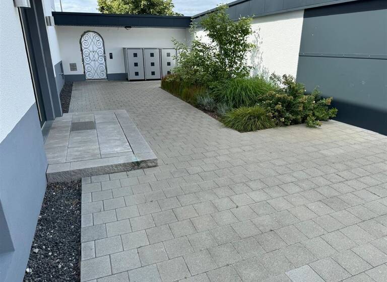 Wohnung zur Miete 1.080 € 3,5 Zimmer 110 m²<br/>Wohnfläche 1.<br/>Geschoss 01.06.2025<br/>Verfügbarkeit Schulstr. 1 Poxdorf , Oberfr 91099