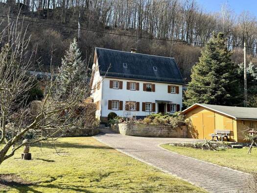 Einfamilienhaus zum Kauf 249.000 € 5 Zimmer 105,1 m² 1.880 m² Grundstück Pirna 01796