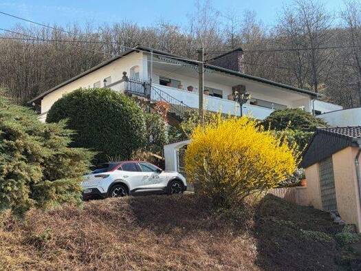 Einfamilienhaus zum Kauf 440.000 € 7 Zimmer 300 m² 1.130 m² Grundstück frei ab sofort Am Scharfenberg 40 Irsch 54451