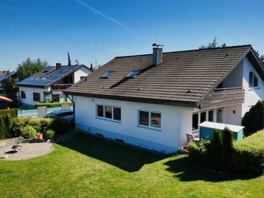 Einfamilienhaus zum Kauf 598.000 € 7 Zimmer 197 m² 799 m² Grundstück frei ab 01.10.2026 Suppingen Laichingen 89150