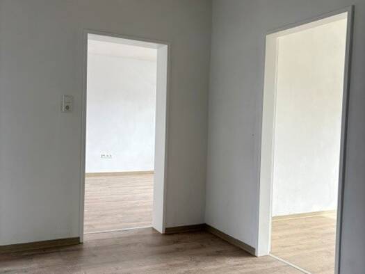Wohnung zur Miete 519 € 2 Zimmer 68,4 m² 2. Geschoss frei ab 15.04.2026 Auf den Strickern 40 Geseke 59590
