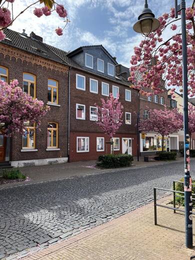 Wohnung zur Miete 1.050 € 2,5 Zimmer 70 m² Dachgeschoss Osterath Meerbusch 40670