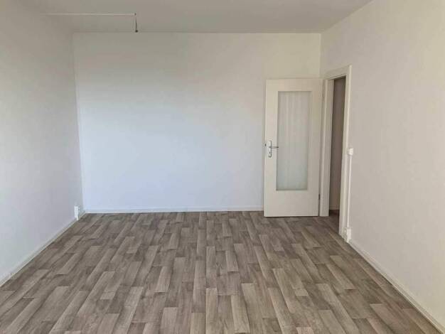 Wohnung zur Miete 372 € 2 Zimmer 54,4 m² 9. Geschoss frei ab 20.04.2026 Breisgaustr. 35 Grünau-Mitte Leipzig 04209