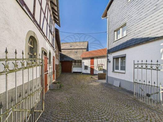 Bauernhaus zum Kauf 287.000 € 6 Zimmer 143 m² 1.010 m² Grundstück Niederlauken Weilrod 61276