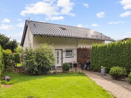 Doppelhaushälfte zum Kauf 227.000 € 4 Zimmer 111 m² 281 m² Grundstück Elleringhausen Olsberg 59939