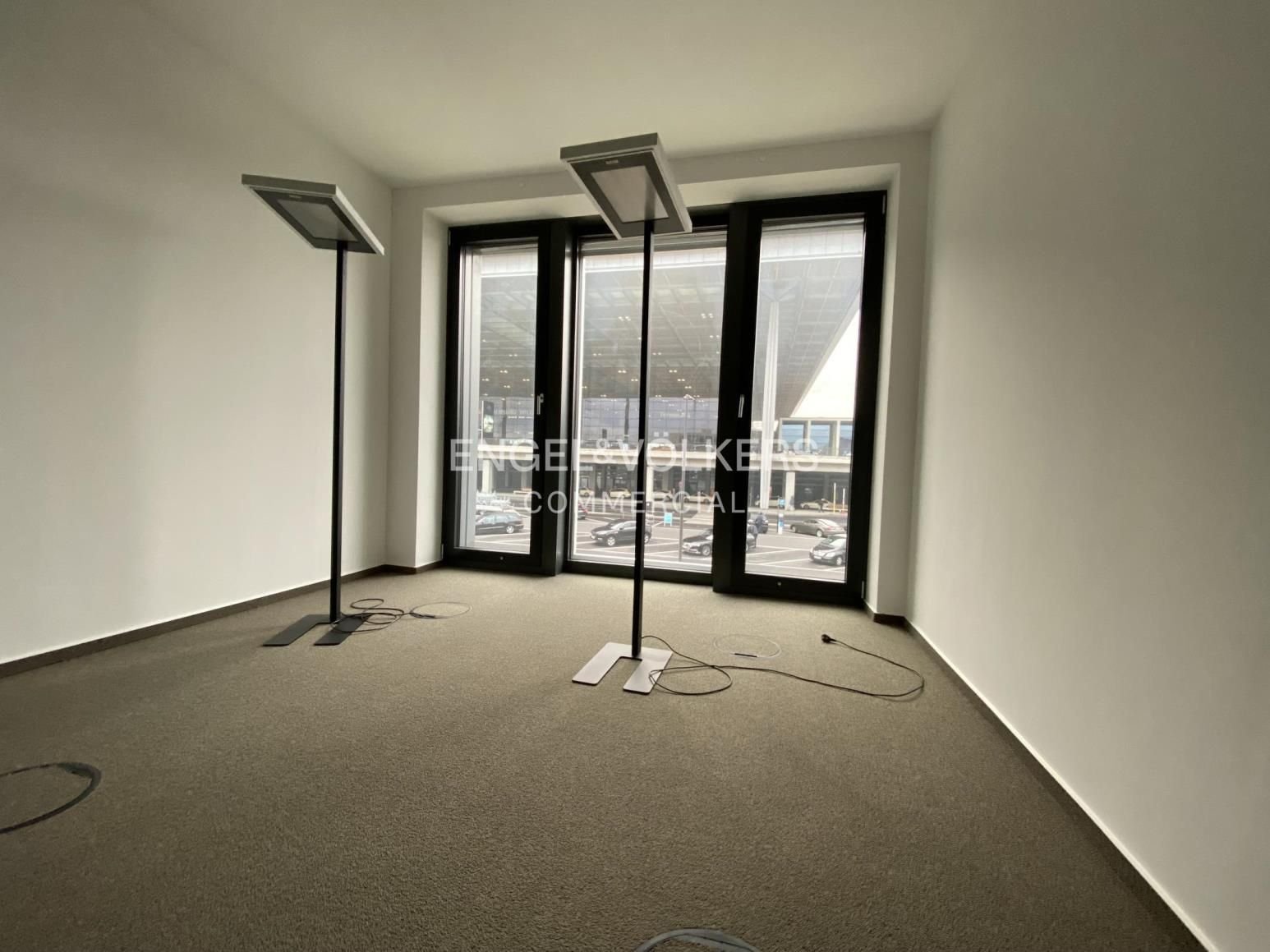 Büro-/Praxisfläche zur Miete 24 € 363,5 m²<br/>Bürofläche ab 363,5 m²<br/>Teilbarkeit Schönefeld Schönefeld 12529