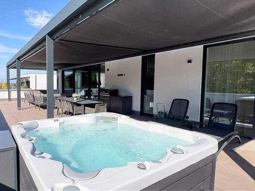 Penthouse zur Miete auf Zeit 4.500 € 3 Zimmer 230 m² frei ab sofort Niedereggenen Schliengen 79418