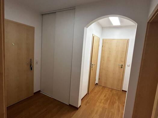 Wohnung zur Miete 950 € 3 Zimmer 74 m² Geschoss 1/2 frei ab 01.10.2026 Neustadt Neustadt an der Aisch 91413