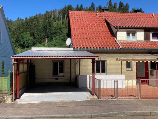 Doppelhaushälfte zum Kauf 118.800 € 4 Zimmer 82 m² 246 m² Grundstück Rötenbach Alpirsbach 72275