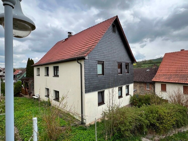 Einfamilienhaus zur Zwangsversteigerung provisionsfrei 49.000 € 140 m²<br/>Wohnfläche 110 m²<br/>Grundstück Bettenhausen Rhönblick 98617