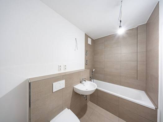 Wohnung zur Miete nur mit Wohnberechtigungsschein 1.135 € 5 Zimmer 98,7 m² EG frei ab sofort Wendenschloßstraße 160 Köpenick Treptow-Köpenick 12557