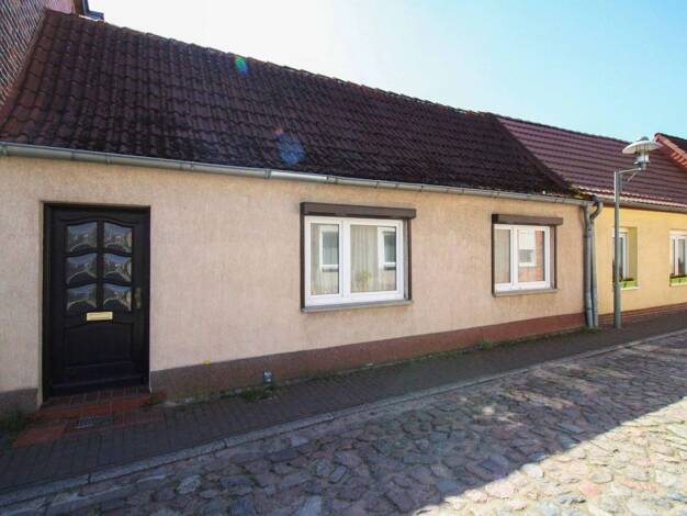 Reihenmittelhaus zum Kauf 65.000 € 3 Zimmer 111 m² 146 m² Grundstück Gnoien 17179